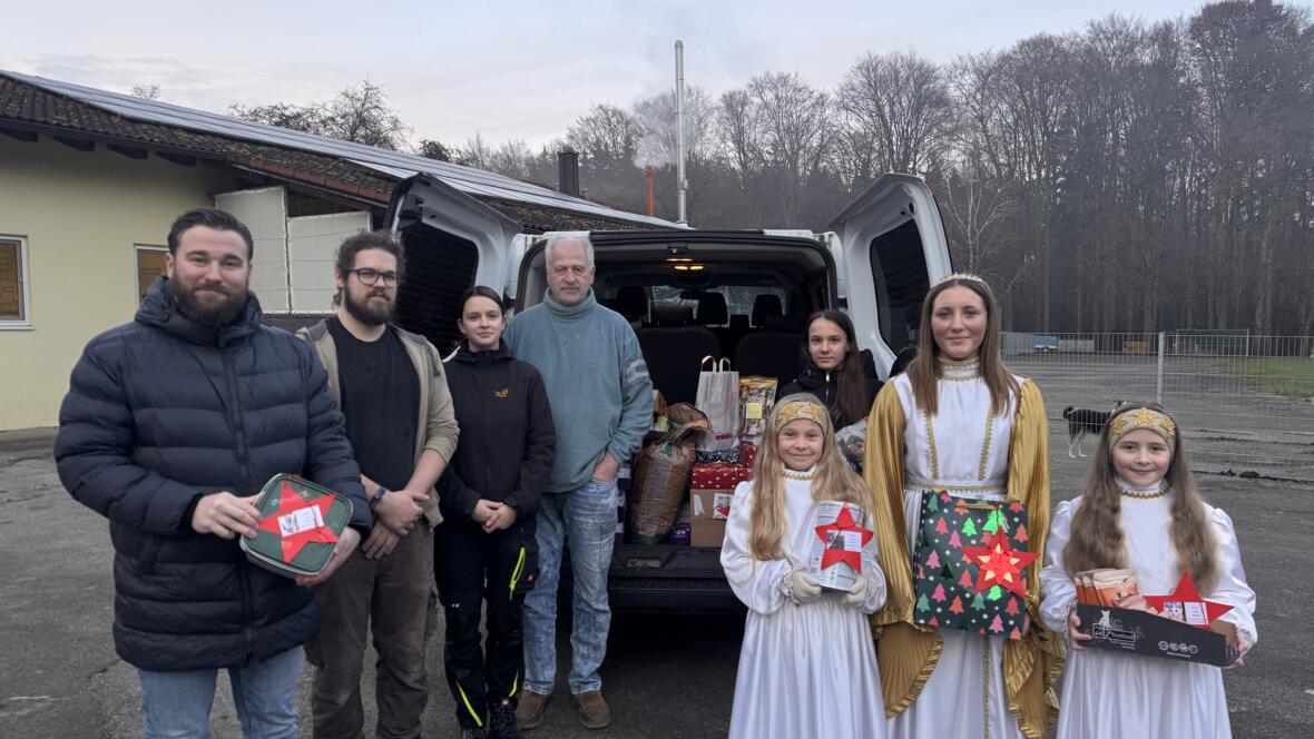 geschenkuebergabe-beim-neuburger-tierheim