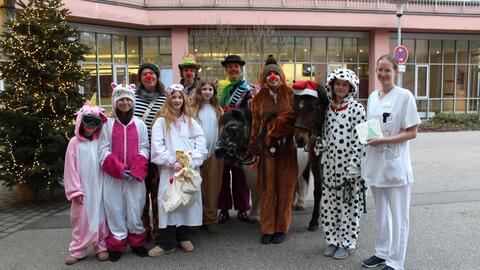 spendenuebergabe-klinikclowns_ameos-klinikum-st-elisabeth-neuburg