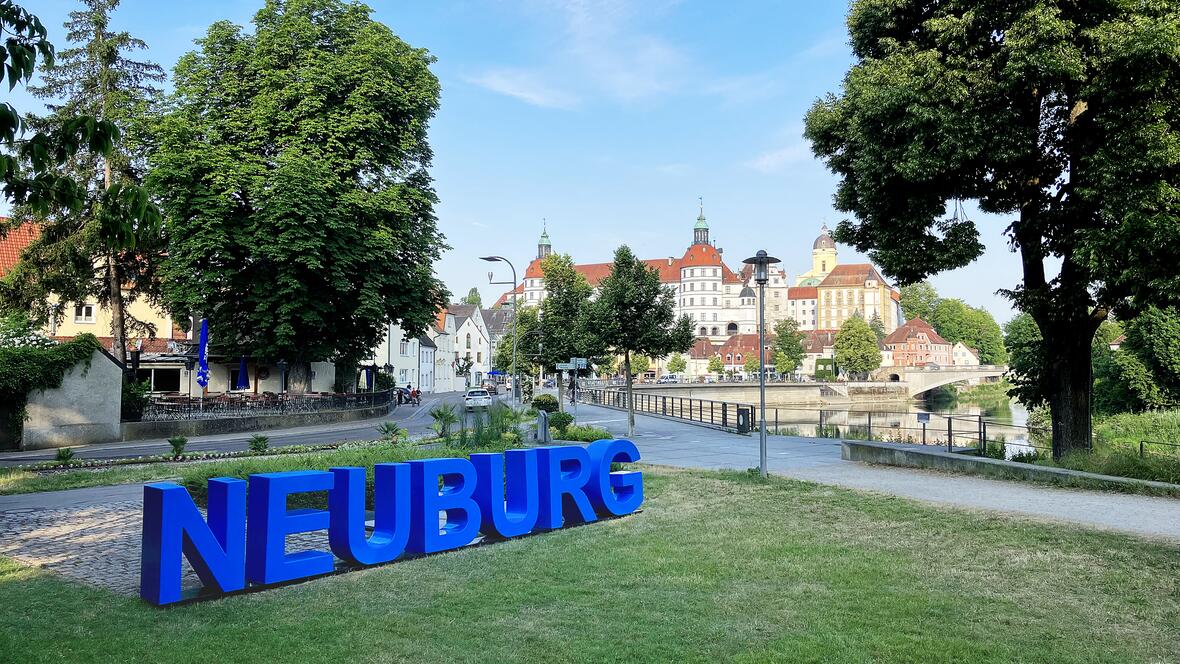 neuburg-schriftzug-2