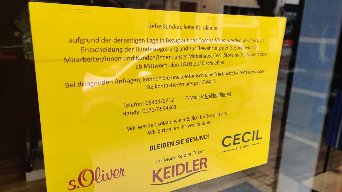 corona-lockdown-in-neuburg-gelbes-plakat-s-oliver-keidler-cecil