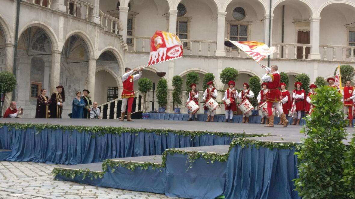 2017-07-01-141923-fahnenschwinger-und-trommler