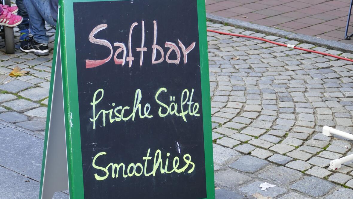 2017-10-15-1020385-frische-saefte-und-smoothies-auf-dem-krammarkt