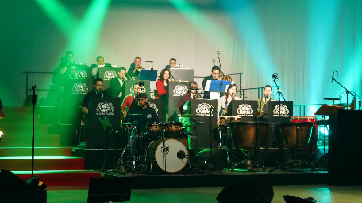 2018-01-13-1030884-die-bigband-in-der-gewohnten-sitzordnung