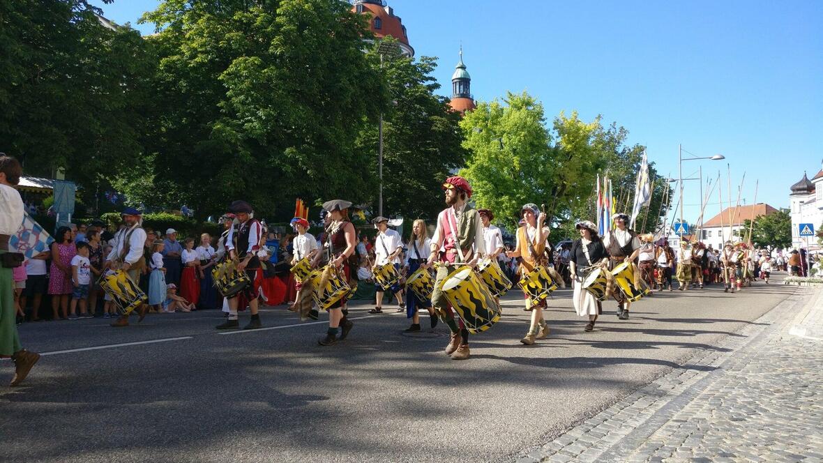 der-trommelzug-der-neuburger-landsknechte