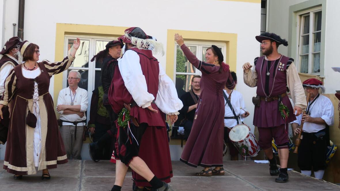 schlossfest-neuburg-hoftaenzer