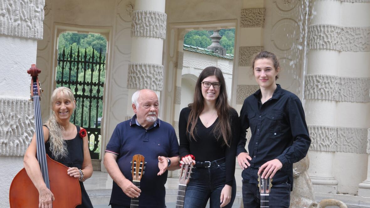 2026-03-03_08-24-01-la_gitarrata