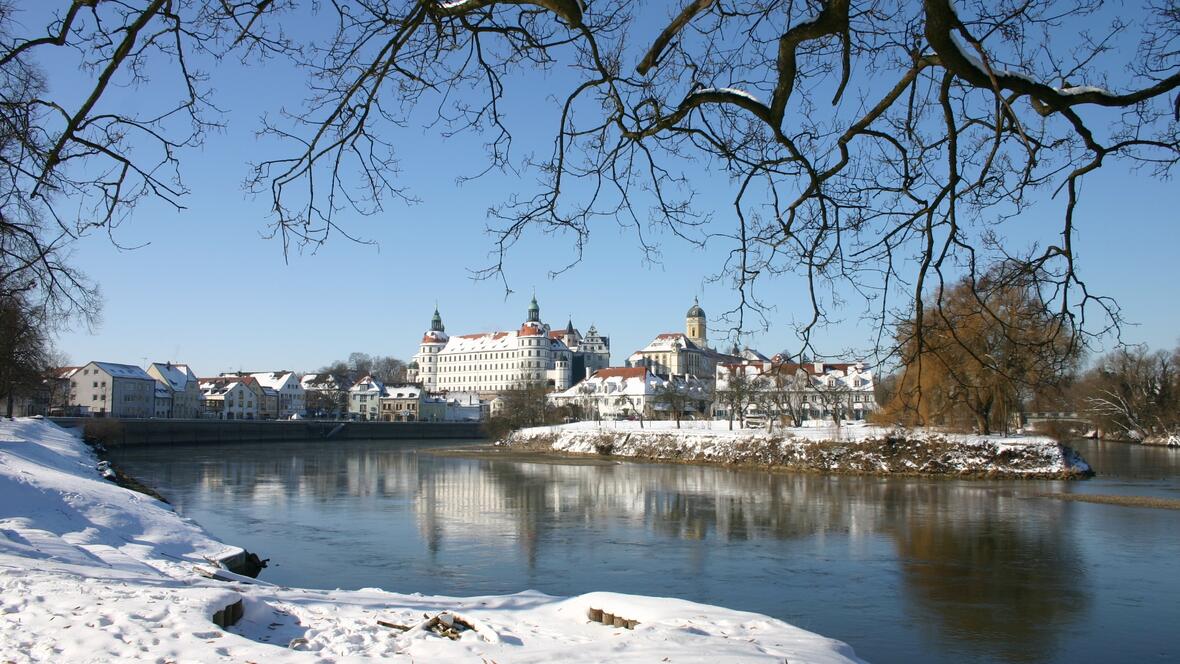 schloss-im-winter-c-dominik-weiss