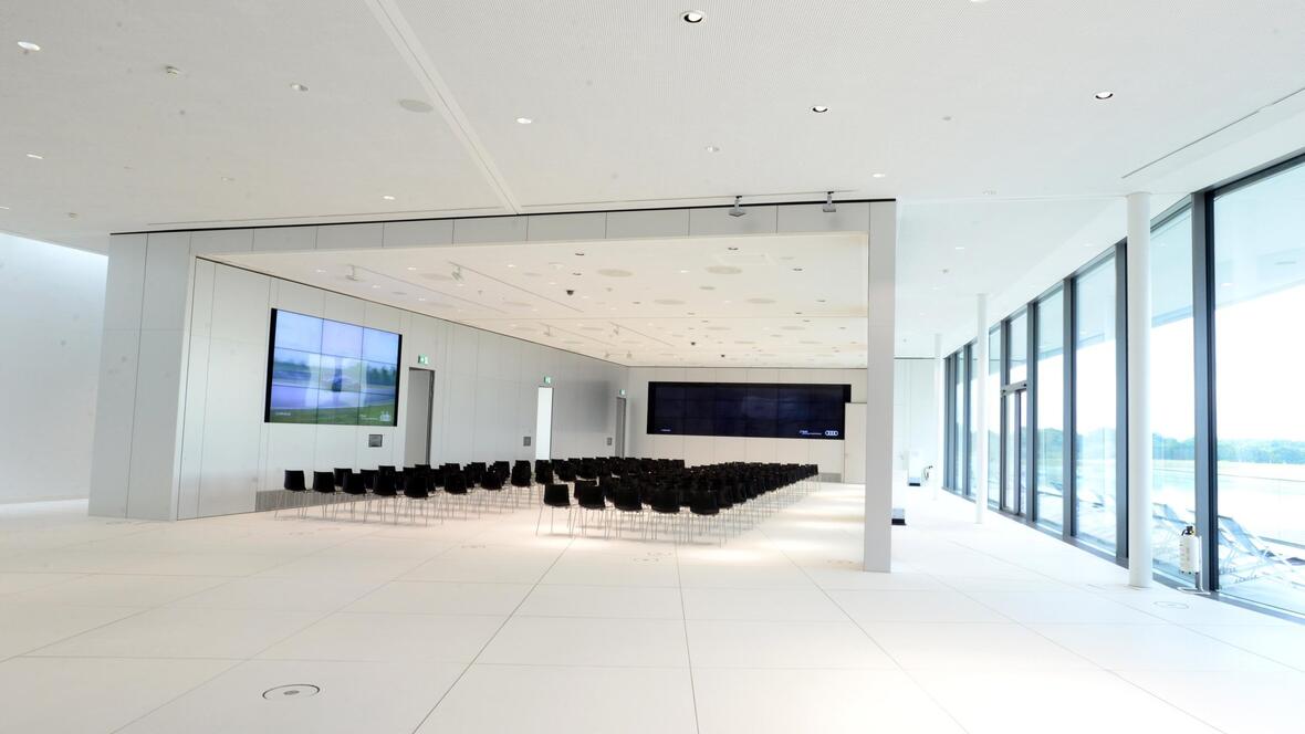 schulungsraum-konferenzraum-im-audi-driving-experience-center-neuburg-an-der-donau