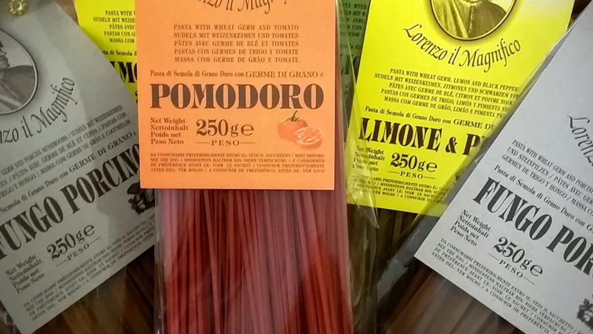 spaghetti-und-andere-nudelsorten-in-verschiedenen-geschmacksrichtungen