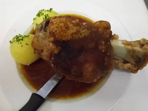 angebot-schweinshaxen-tag-neuwirt