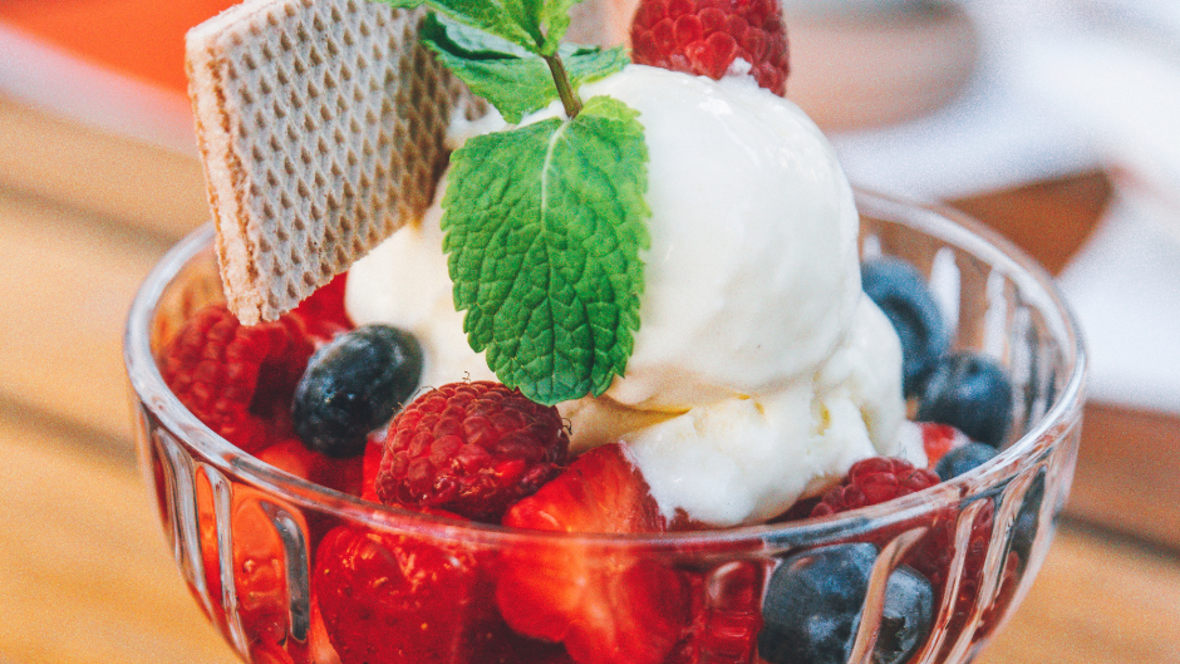 vanille-mascarponencreme-mit-frischen-fruechten