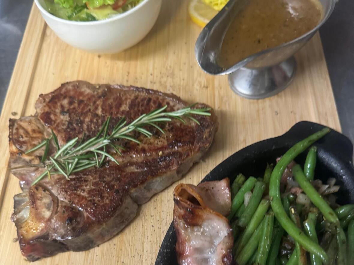 Perfekt gegrilltes Steak - Steakhouse Neuburg
