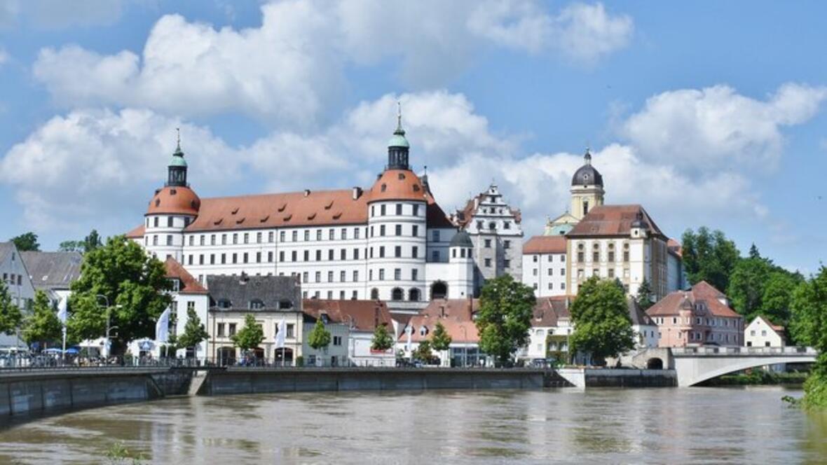 schloss-neuburg