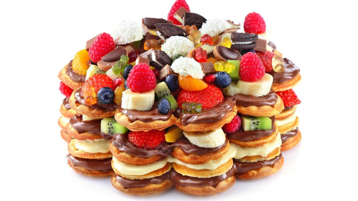 happy-torte-vier-waffeln-aufeinander